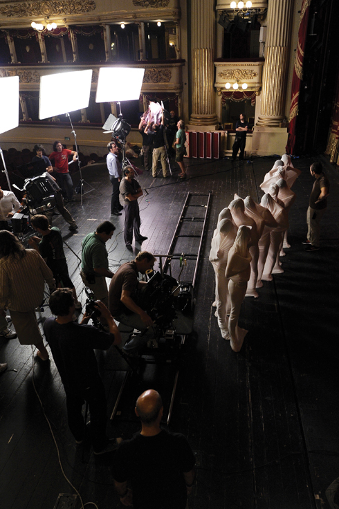 ADD-tods backstage video la scala milano 2010 1254-----