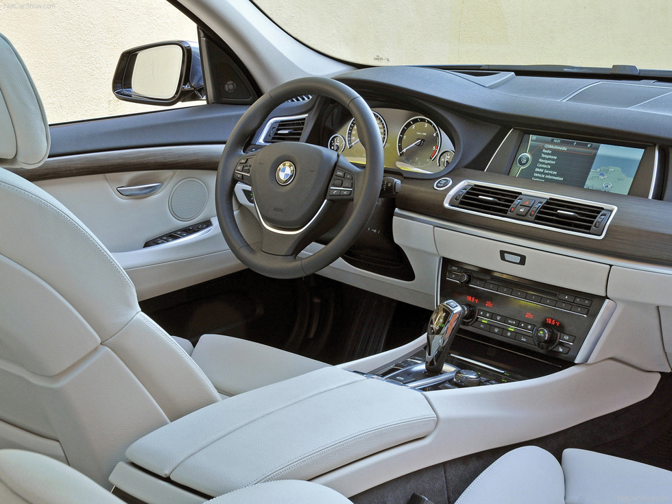 BMW-5-Series_Gran_Turismo_2010_1600x1200_wallpaper_74-----