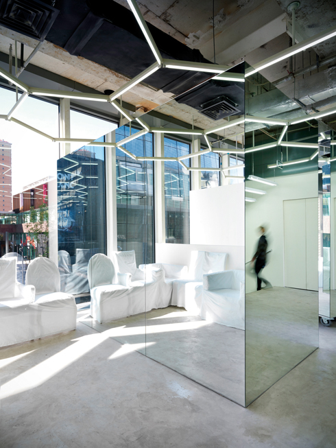 © 2011 Jonathan Leijonhufvud. All Rights Reserved.