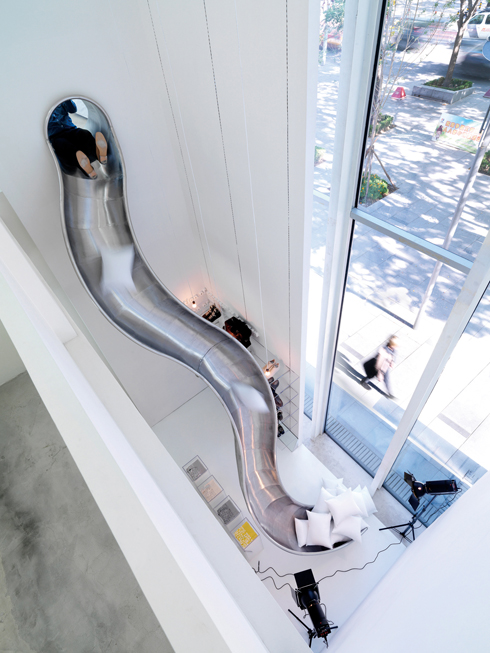 © 2011 Jonathan Leijonhufvud. All Rights Reserved.