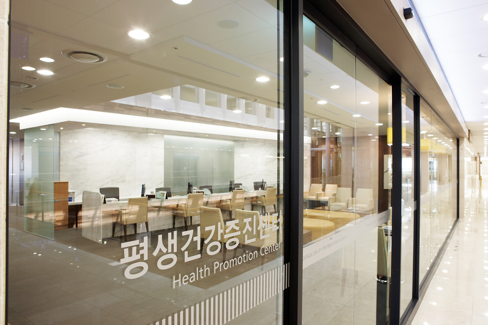 ì¤íì¼: "Color tone - warm"