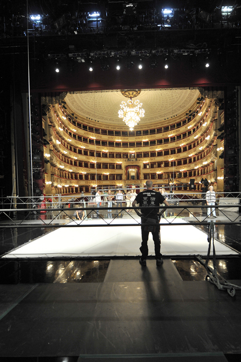 tods backstage video la scala milano 2010 009-----