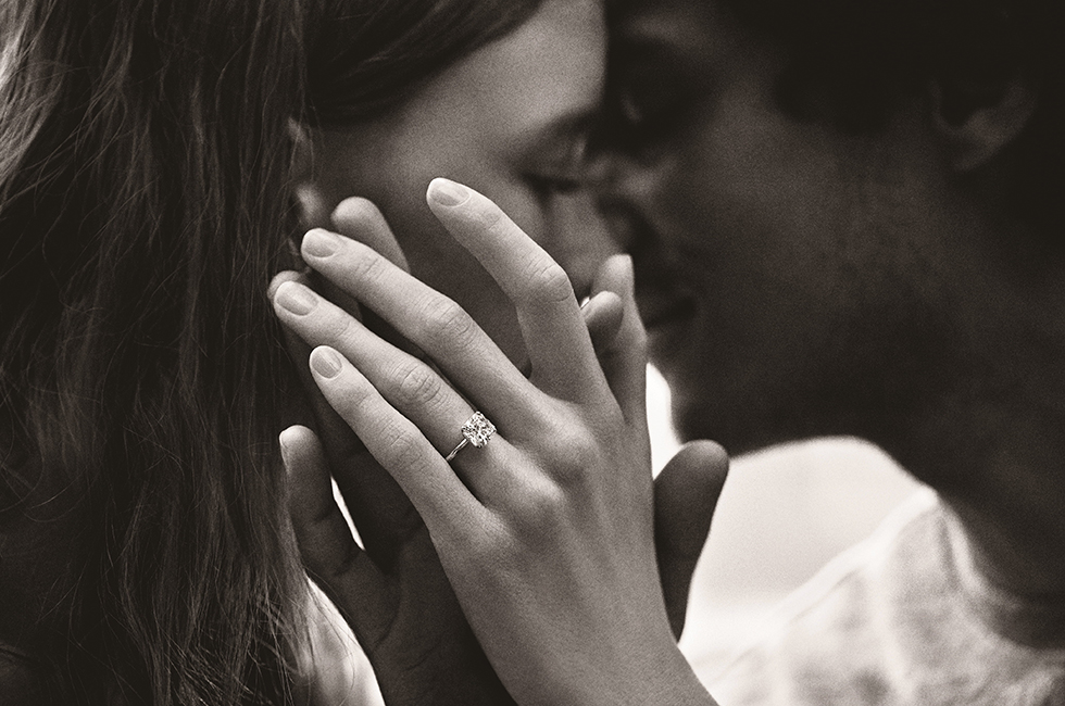 SHOT_11_011_EXT_v6_QC_F600_FOGRA